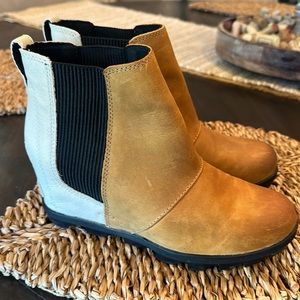 Sorel leather booties EUC